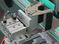 Automatic Orientation Labeling Machine